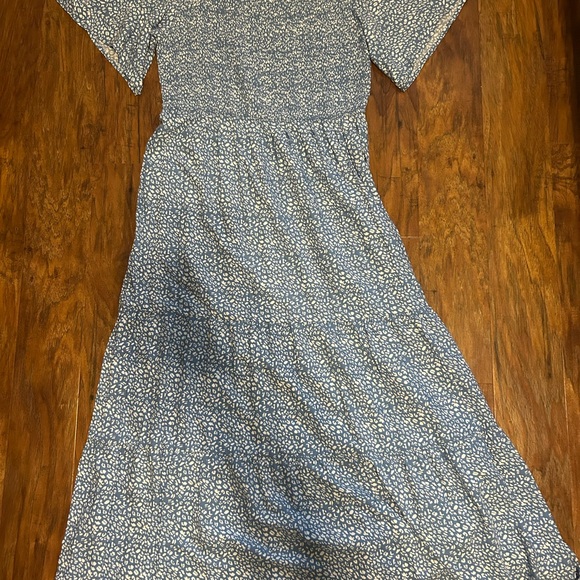 Floral Print Maxi Dress Short Sleeve Flowy Perfect For Summer - Picture 3 of 10